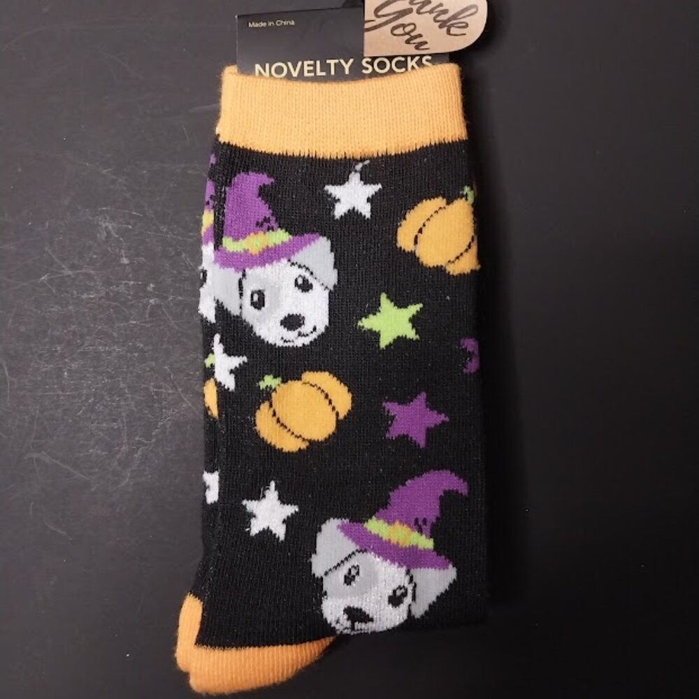 Novelty Socks Dog with Witch Hat & Pumpkin
